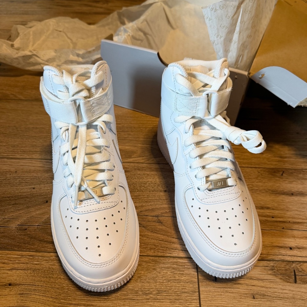 Nike Air Force 1 - Picture 9 of 14